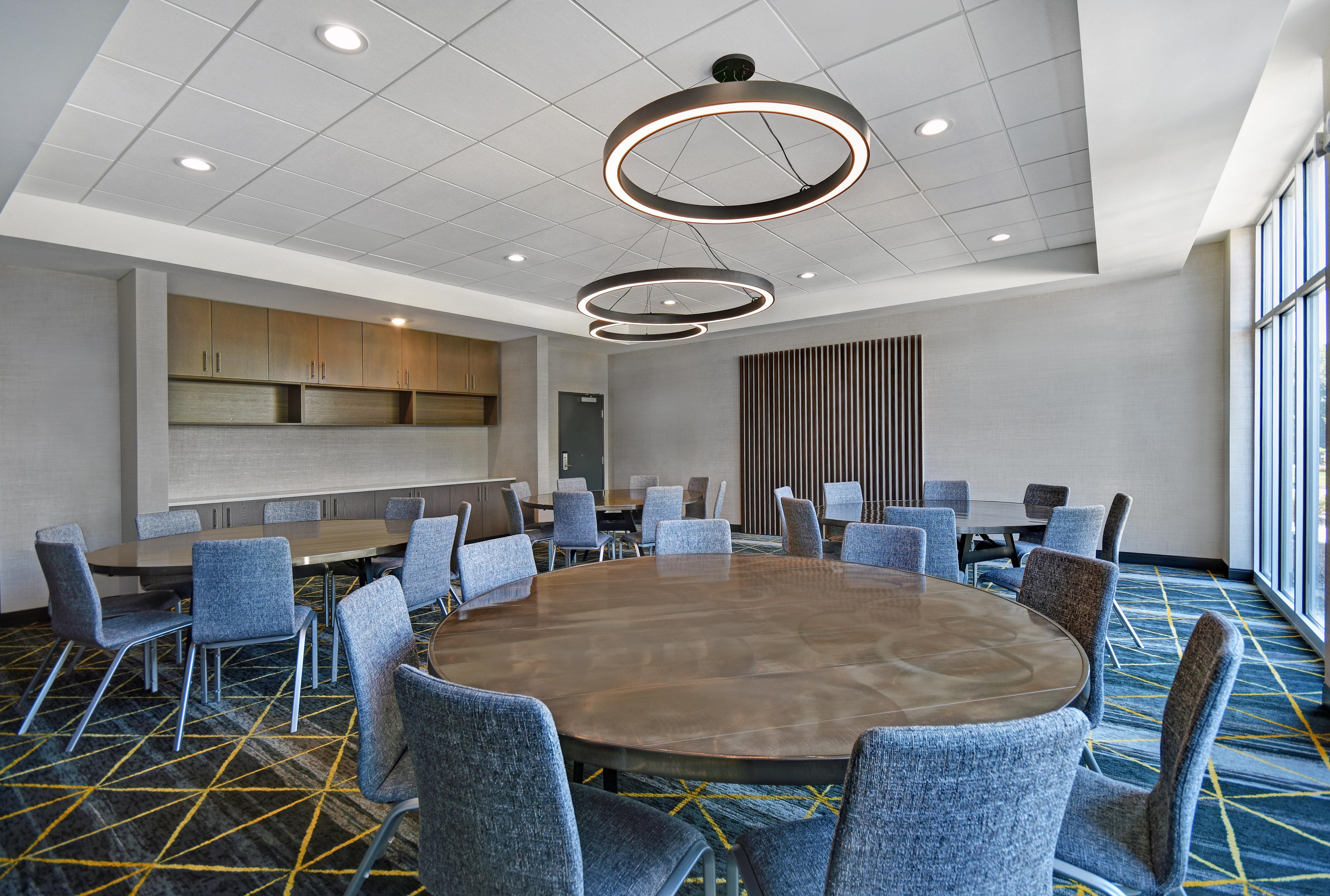 Holiday Inn Grand Rapids North - Walker By Ihg Exterior photo